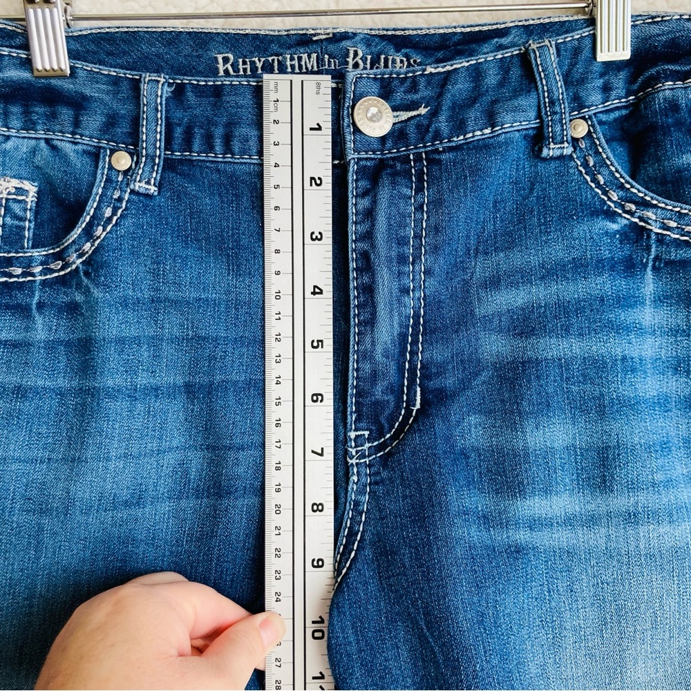 Rhythm in Blues Women's distressed cuffed bermuda denim jean shorts, Sz 16 - Picture 7 of 14